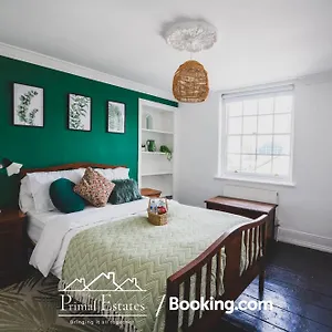 Three Bedroom Townhouse By Primal Estates Short Lets In Brighton Apartment